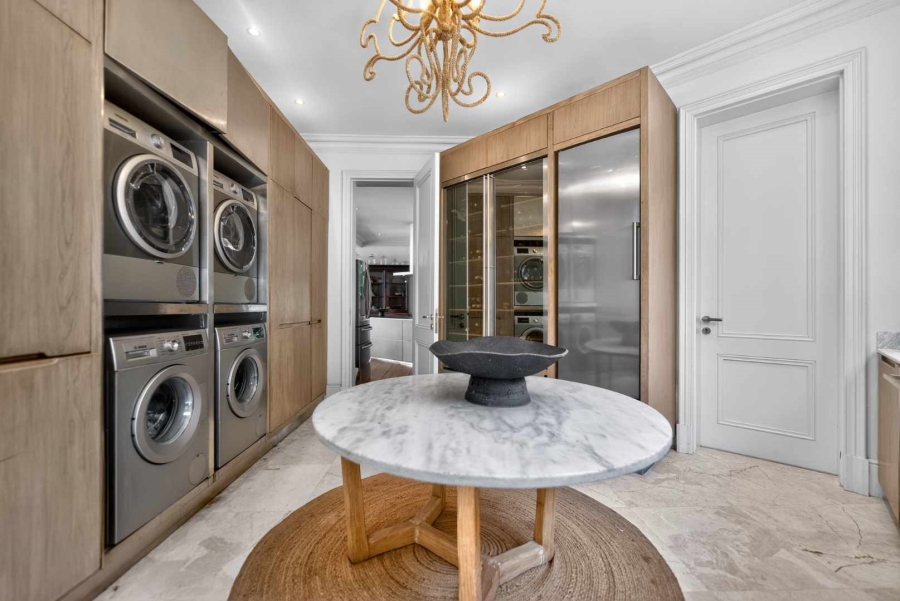 5 Bedroom Property for Sale in Fresnaye Western Cape